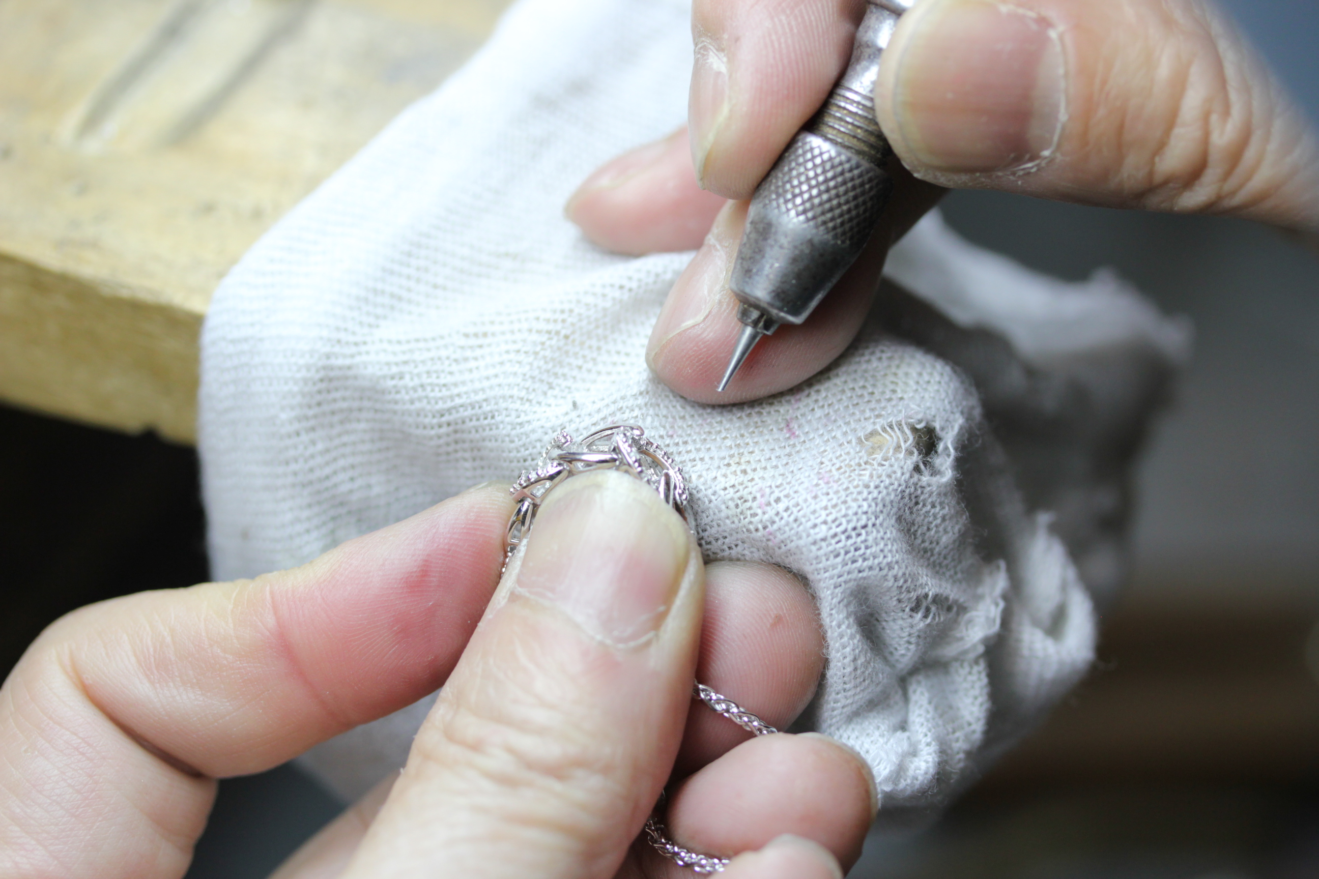 stone-setting jeweler bracelet