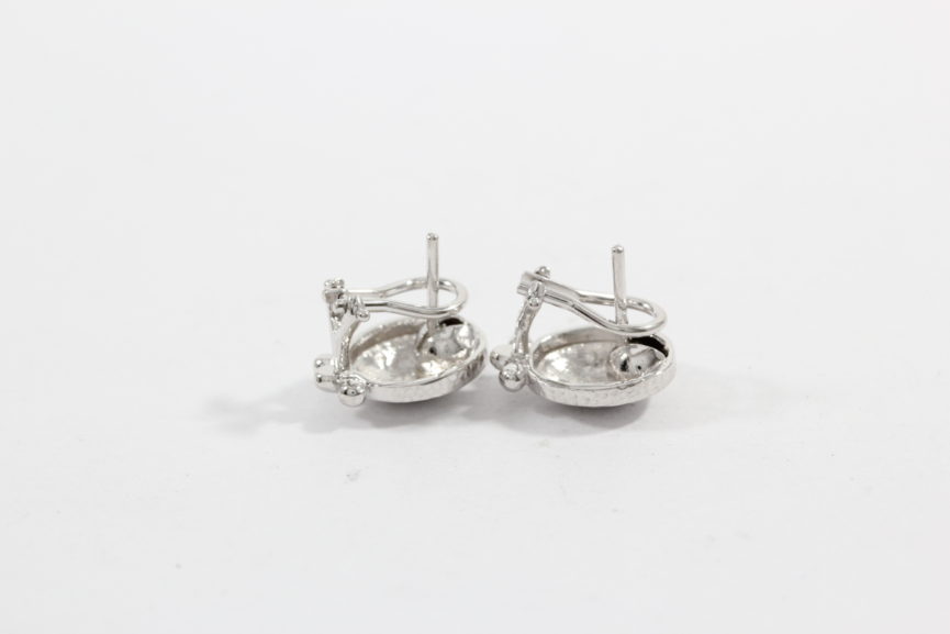 What Type of Earring Backs Works Best for You?