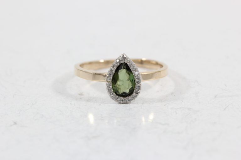What Are the Best Gemstones for Everyday Wear?