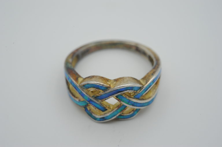 What Causes A Jewelry Allergy?