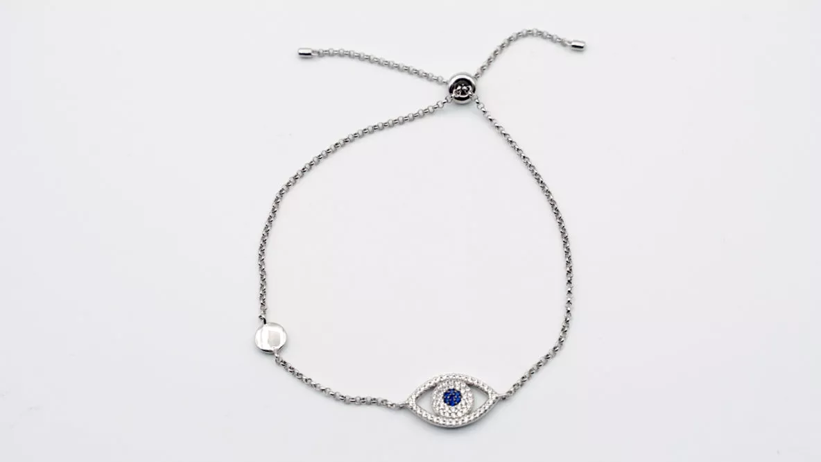 3 Ways to Fix a Bolo Bracelet