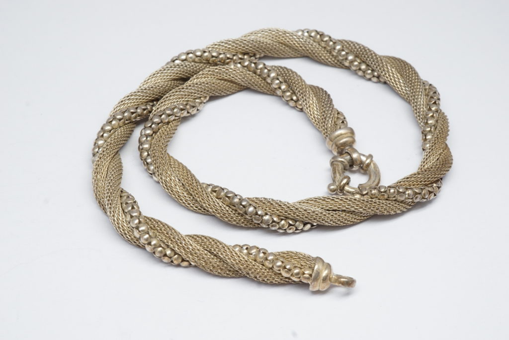 The Definitive Guide to Prevent Necklaces From Rusting