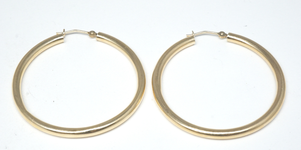 jewelry-you-shouldn't-buy-hollow-hoops