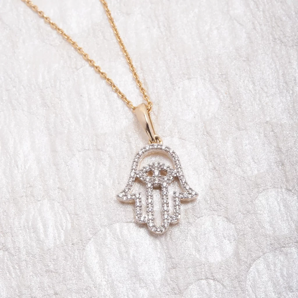 hamsa-pendant-gold-diamond