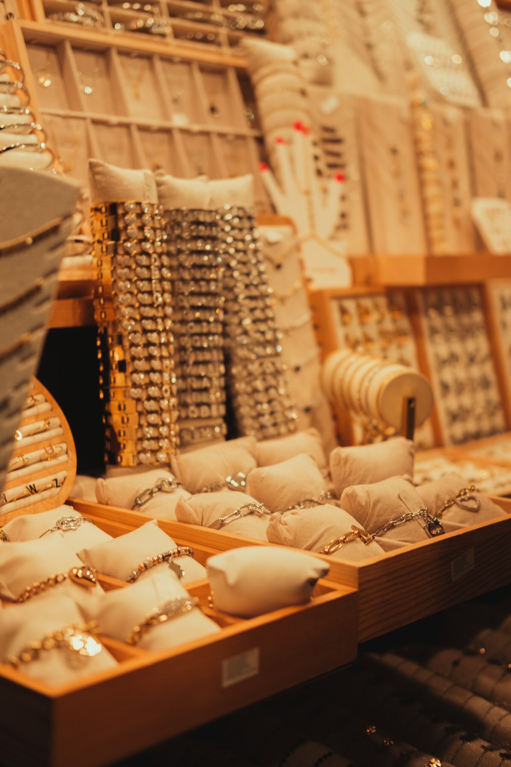 7 Reasons to Support Local Jewelry Designers and Small Businesses