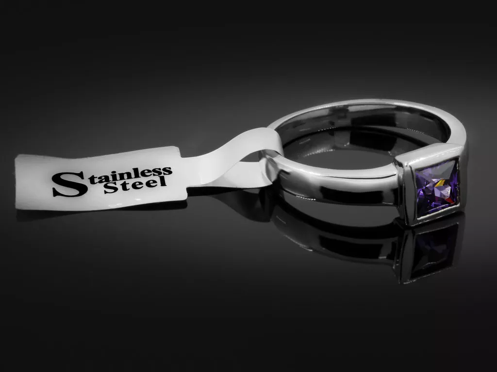 the-pros-and-cons-to-stainless-steel-rings-and-stainless-steel-wedding-bands