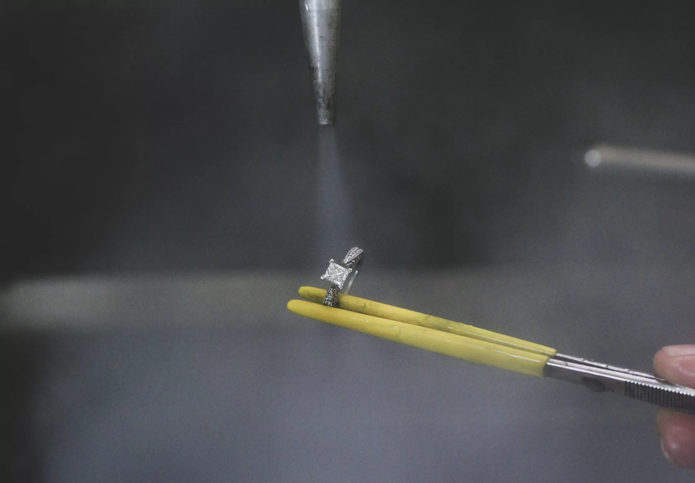 clean-tarnished-jewelry-steam