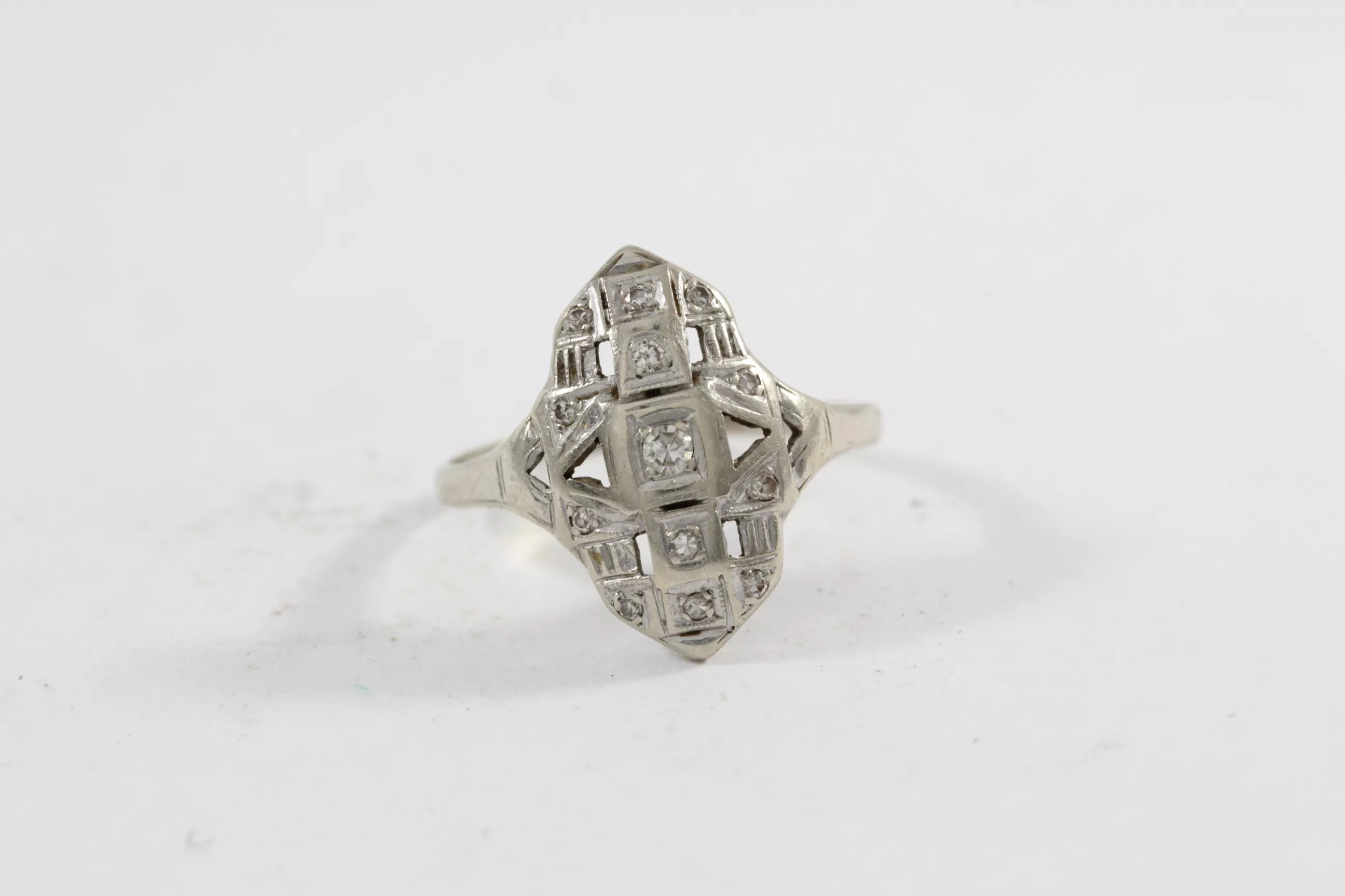 antique-jewelry-art-deco