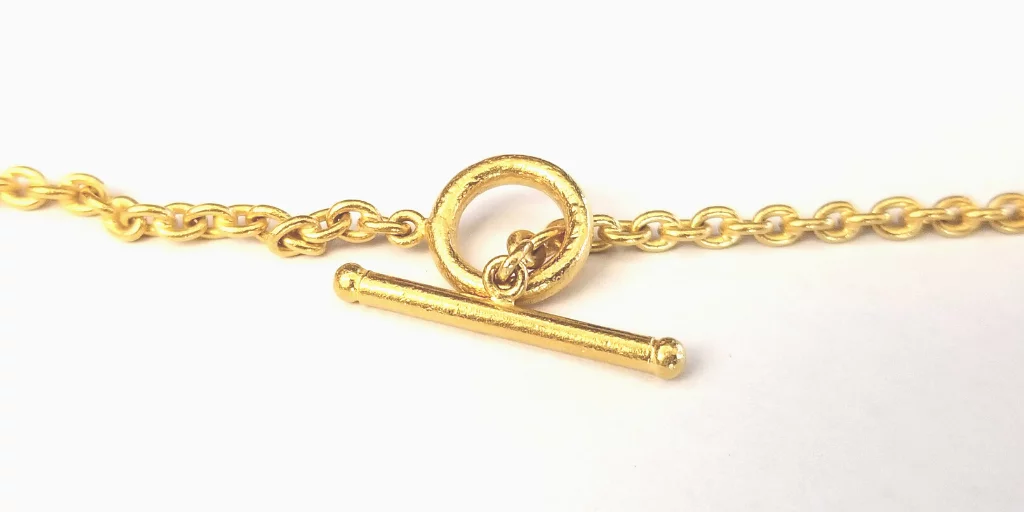 jewelry-clasp-maintenance-toggle-clasp