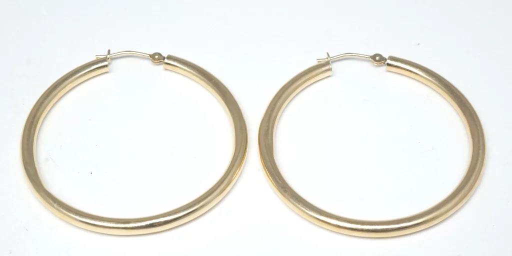jewelry you shouldnt buy hollow hoops