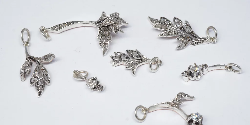 clean jewelry box pieces