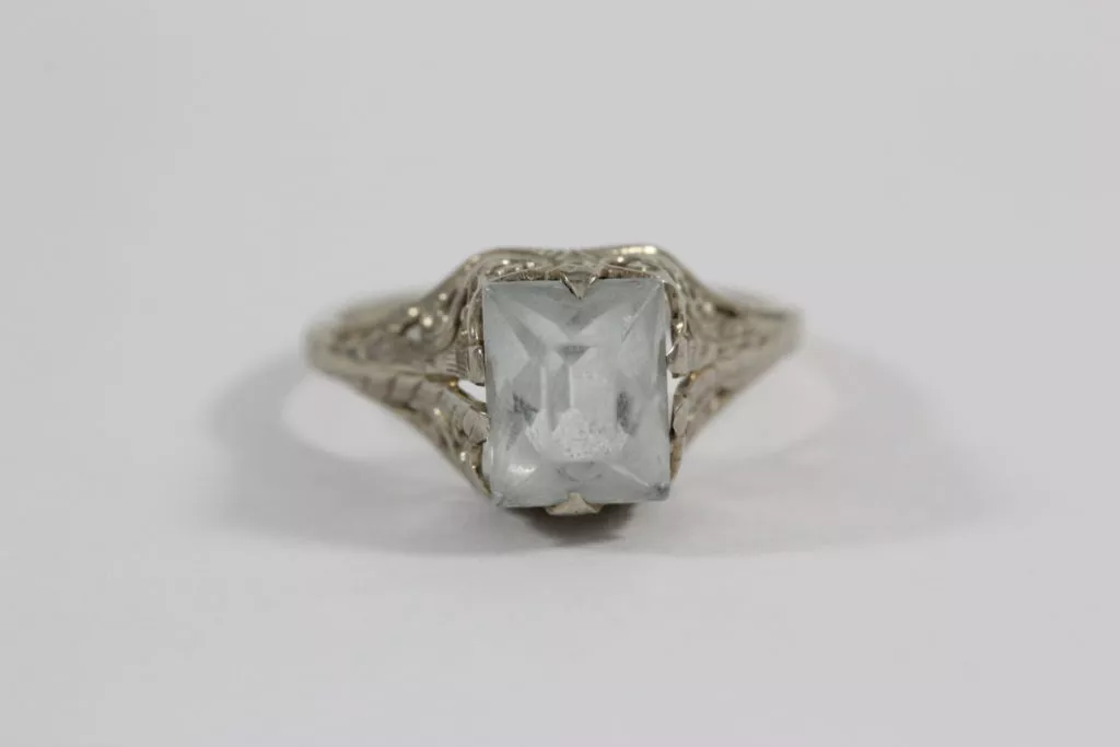 stone polishing aquamarine