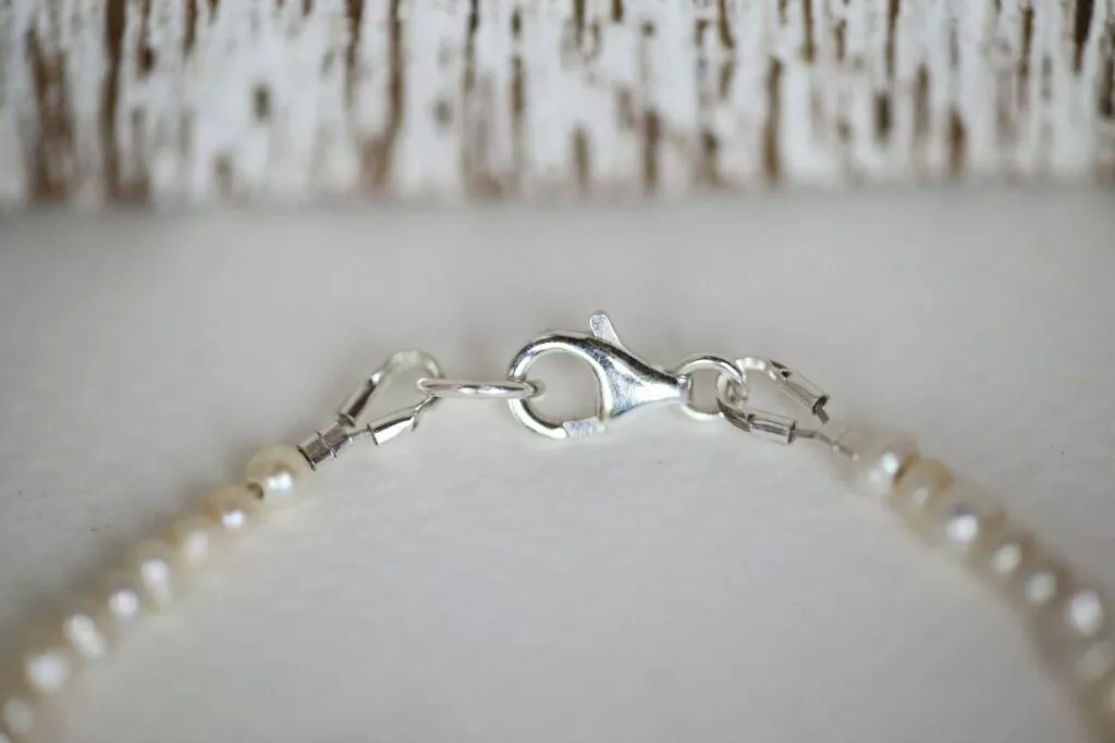 pearl-necklace-clasp