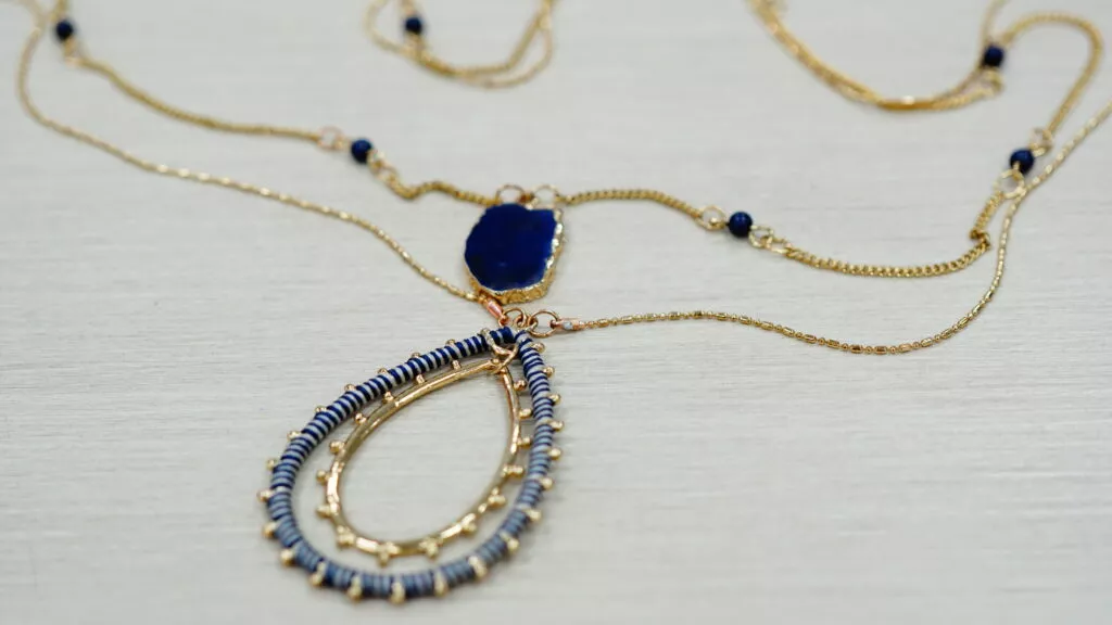 thrifting-jewelry